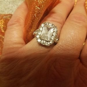 RingBeautiful CZ diamond ring size 7